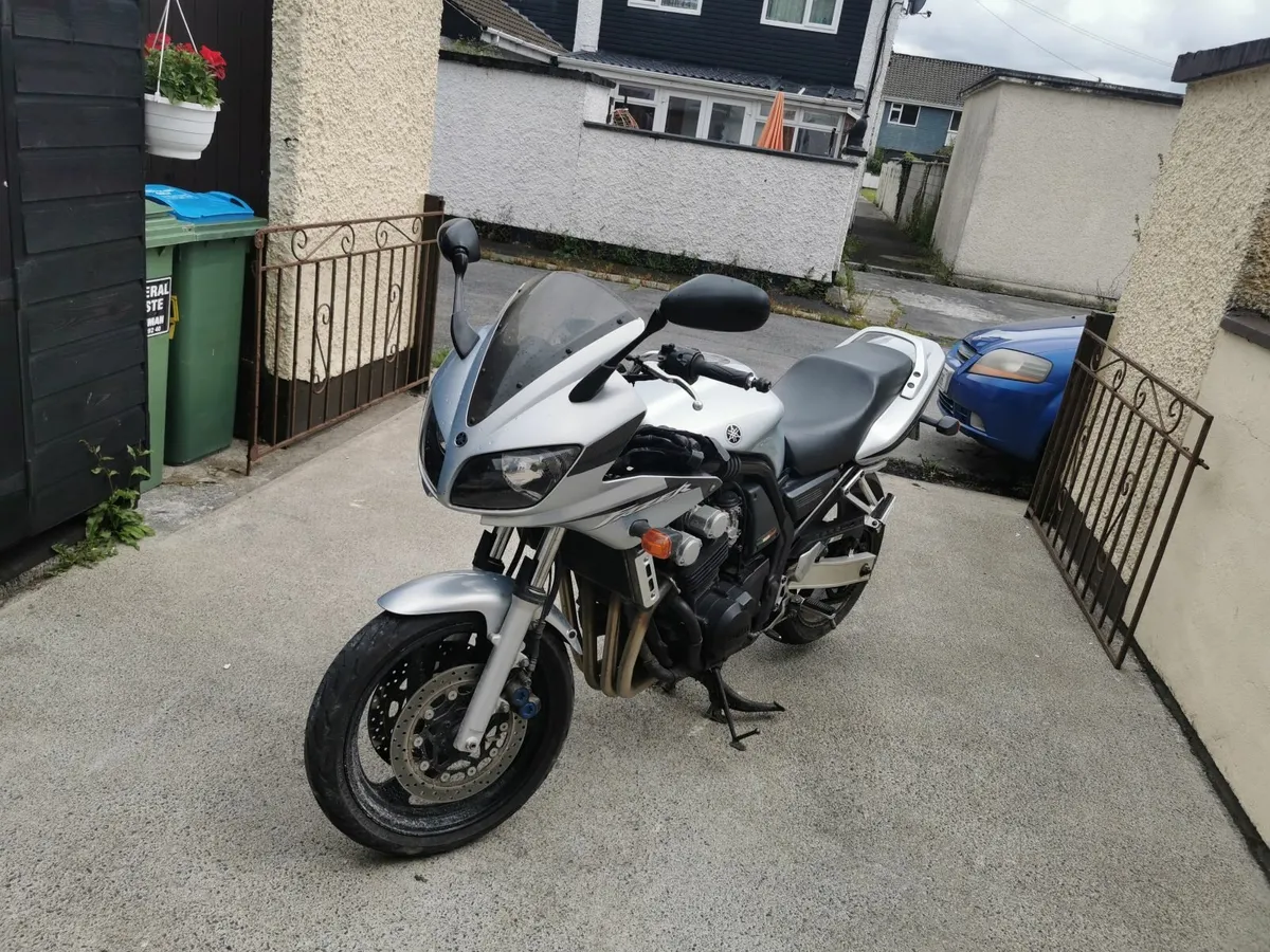 YAMAHA FAZER FZS 600 - Image 4