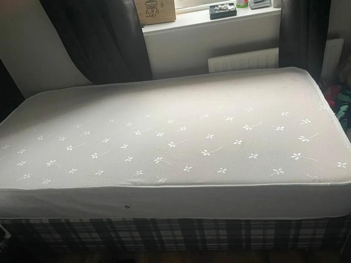 Mattress - Image 4