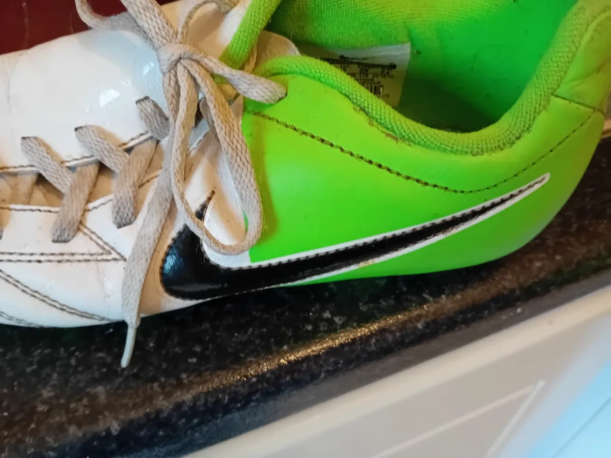 Football boots - Image 3