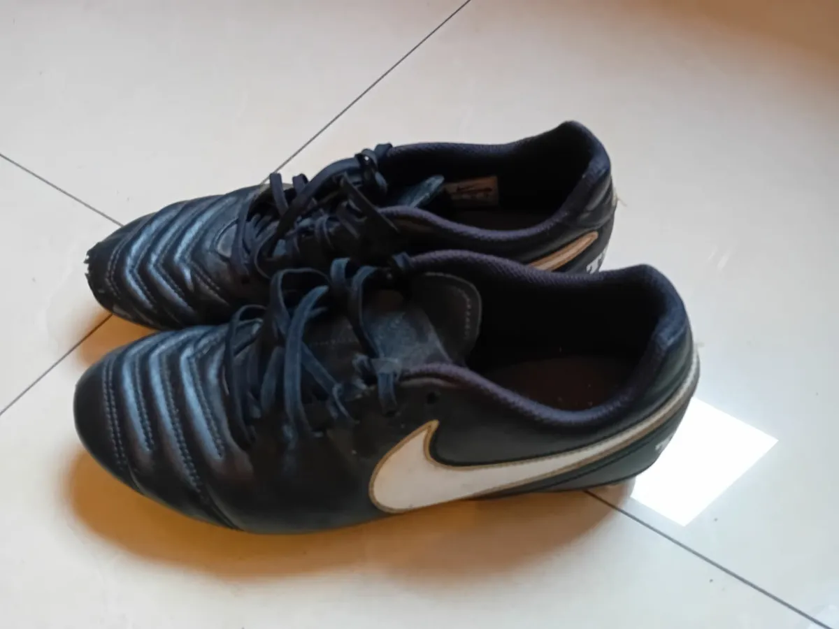 Football boots - Image 4