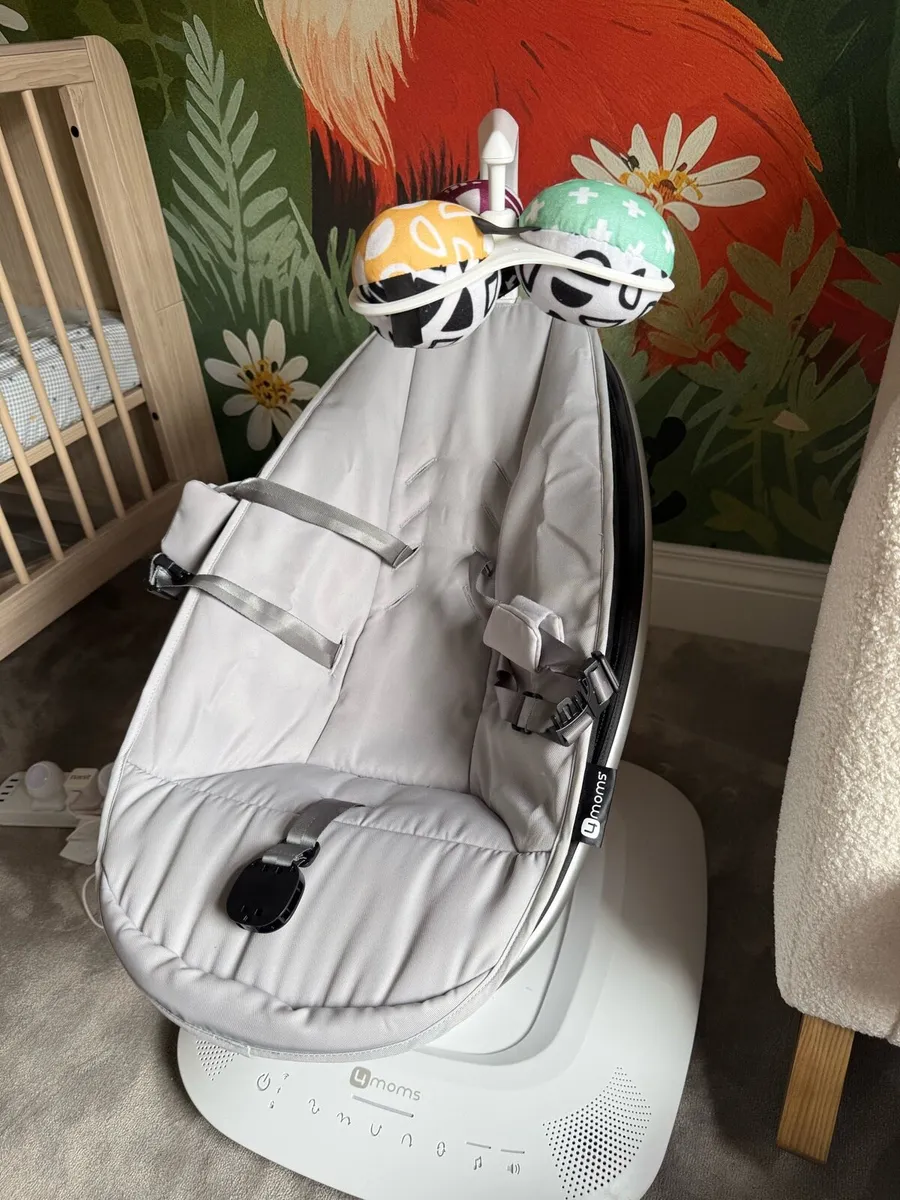 Baby Rocker/Swing-4 moms MamaRoo - Image 1