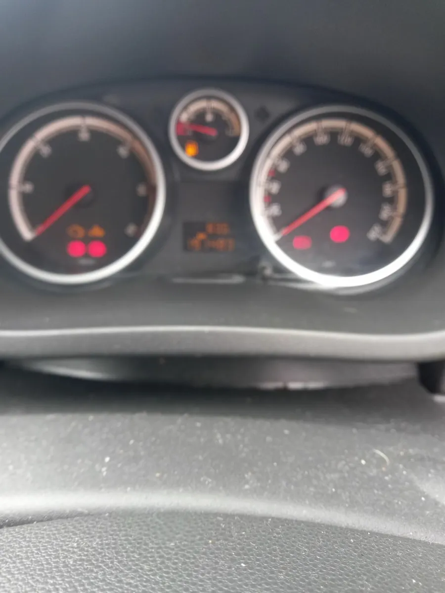Opel Corsa 2010 - Image 4