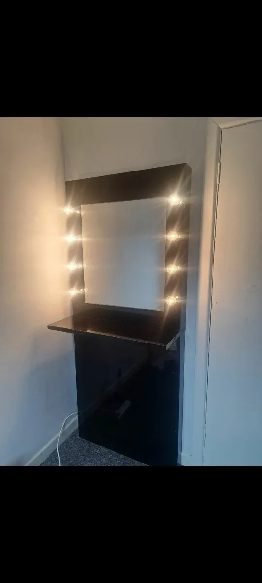 Make up station - Image 2