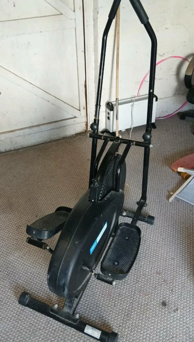 Cross trainer - Image 1