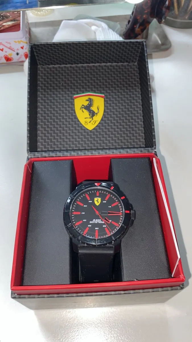Black and red Ferrari watch - Image 2
