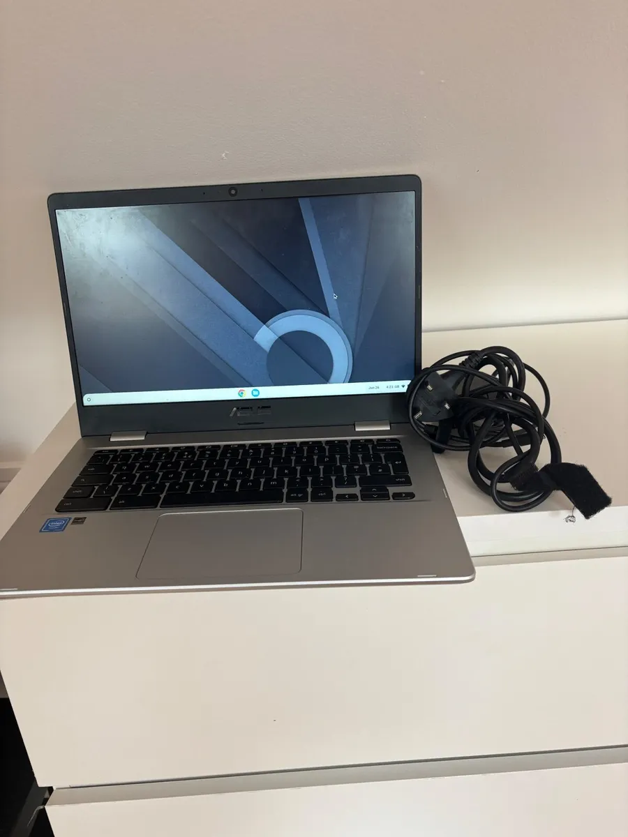 Asus laptop - Image 2