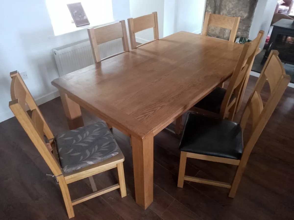 Table and Chairs - Image 3
