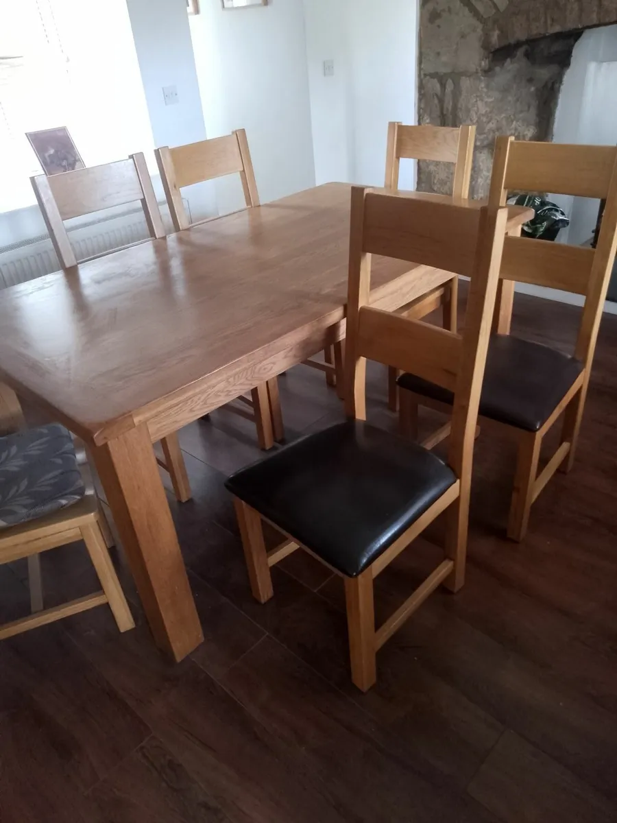 Table and Chairs - Image 4