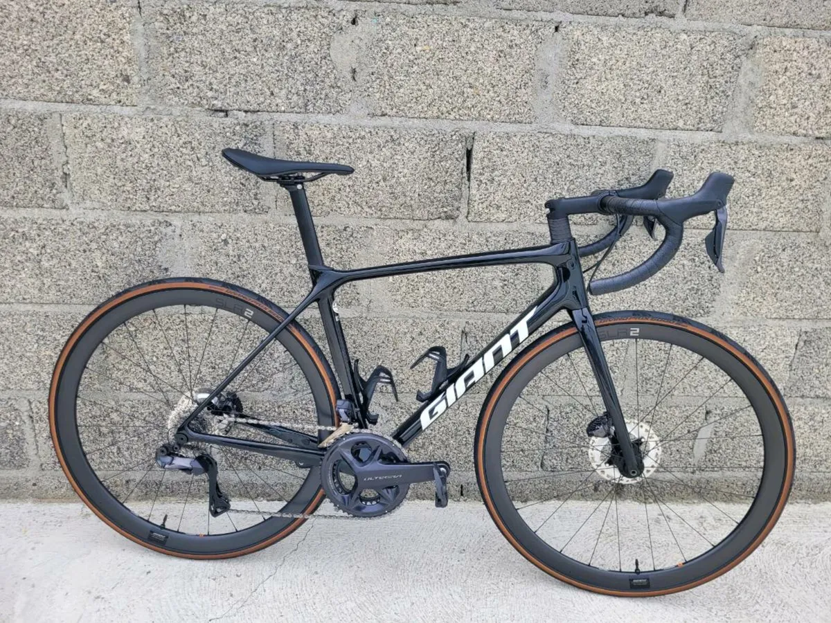 2024 Giant TCR Advanced 0 carbon smoke for sale - Image 1