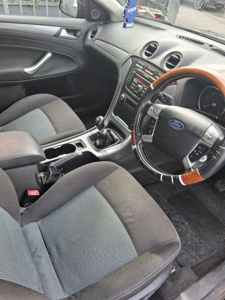 Car - Image 3
