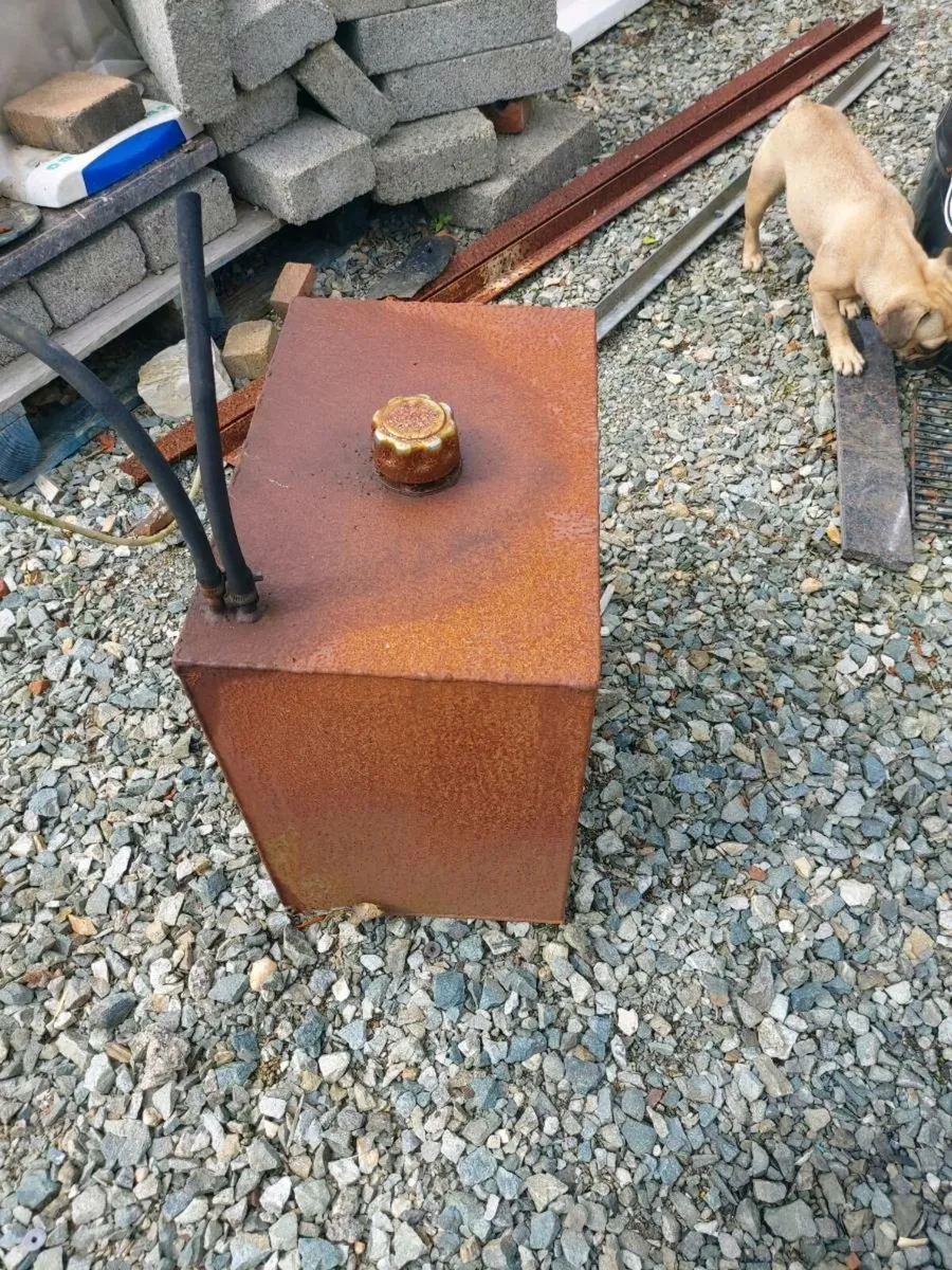 Oil tank - Image 4