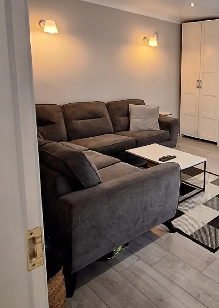 Corner sofa DFS - Image 2