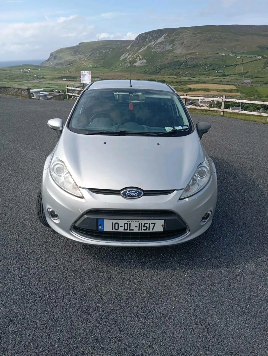 2010 Ford Fiesta - Image 1