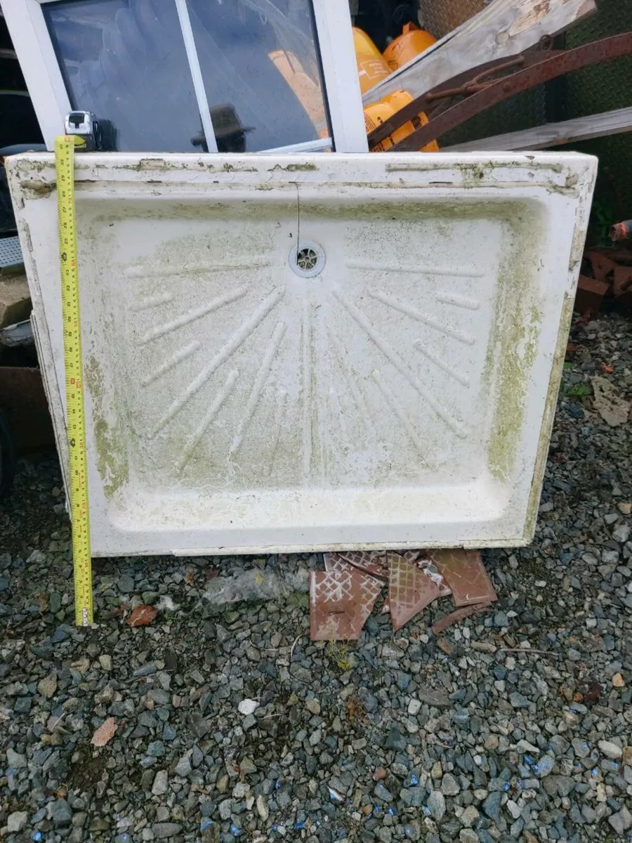 3 Shower trays - Image 2