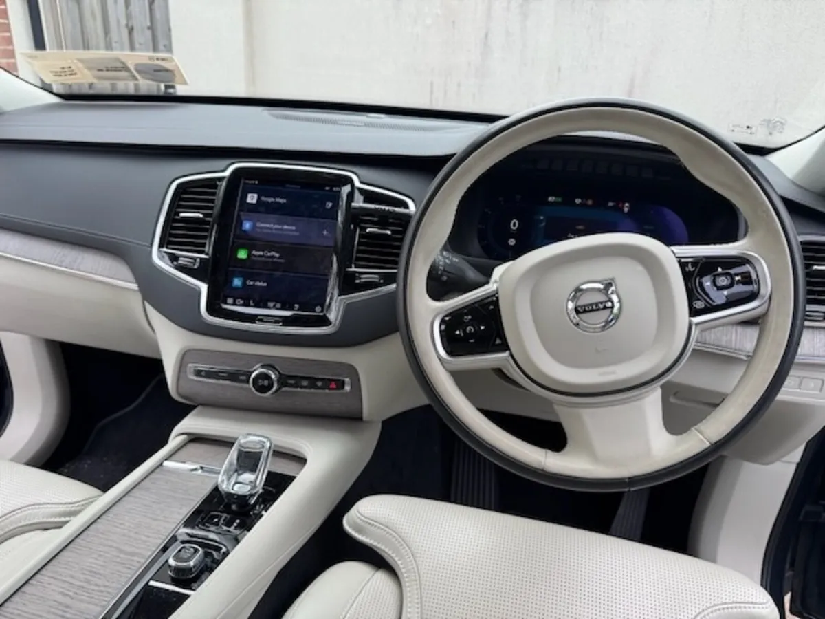 Volvo XC90 2023 - Image 2