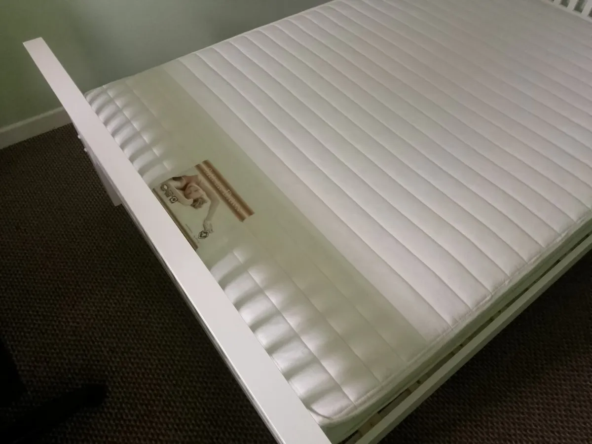 Double Bed - Image 3