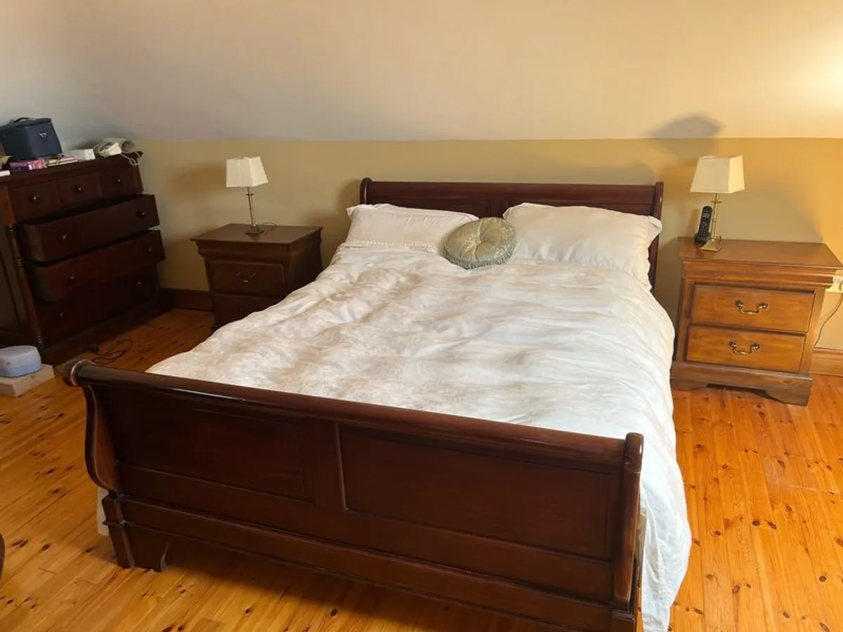 Selection of furniture - Image 1