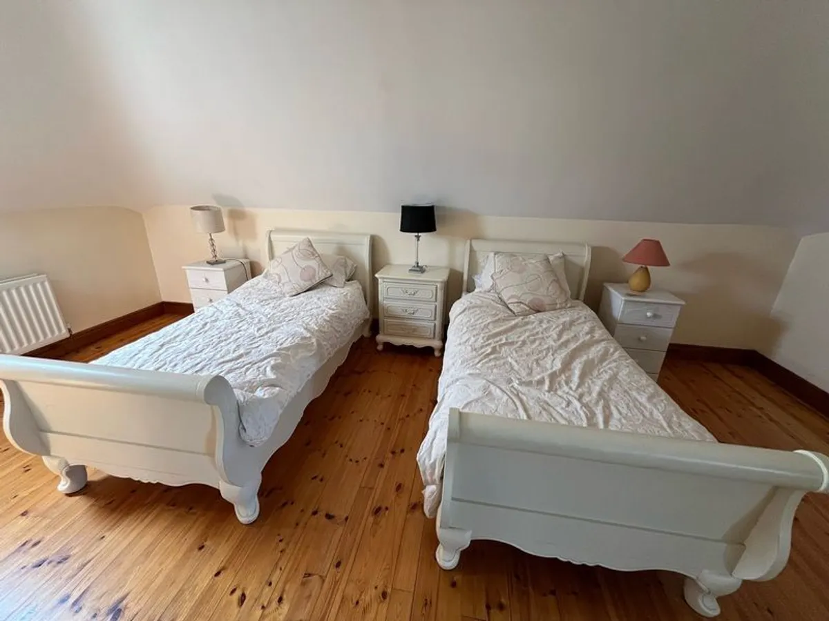 Selection of furniture - Image 3