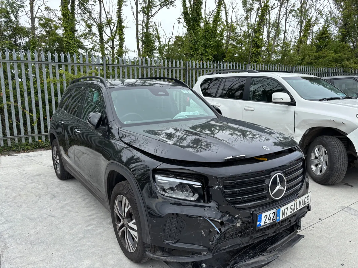 24 GLB 200d Auto 7 Seats Only 14km Drives V clean - Image 2