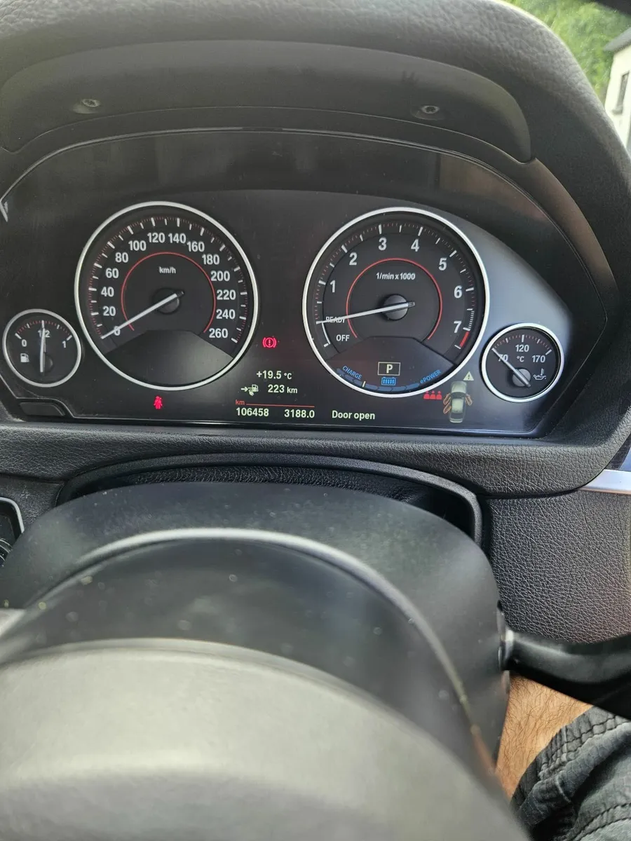 BMW 3-Series 2017 330e M Sport - Image 2