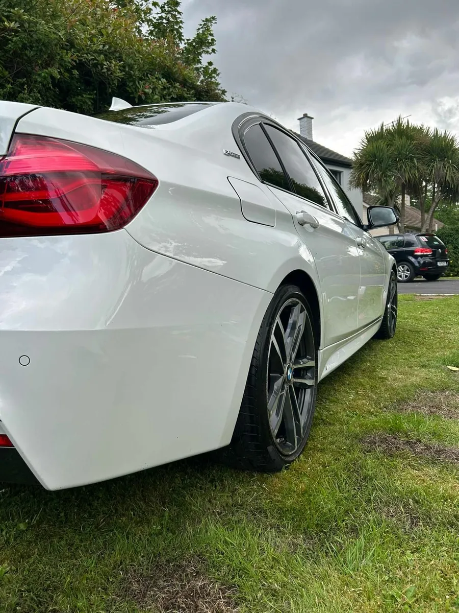 BMW 3-Series 2017 330e M Sport - Image 3