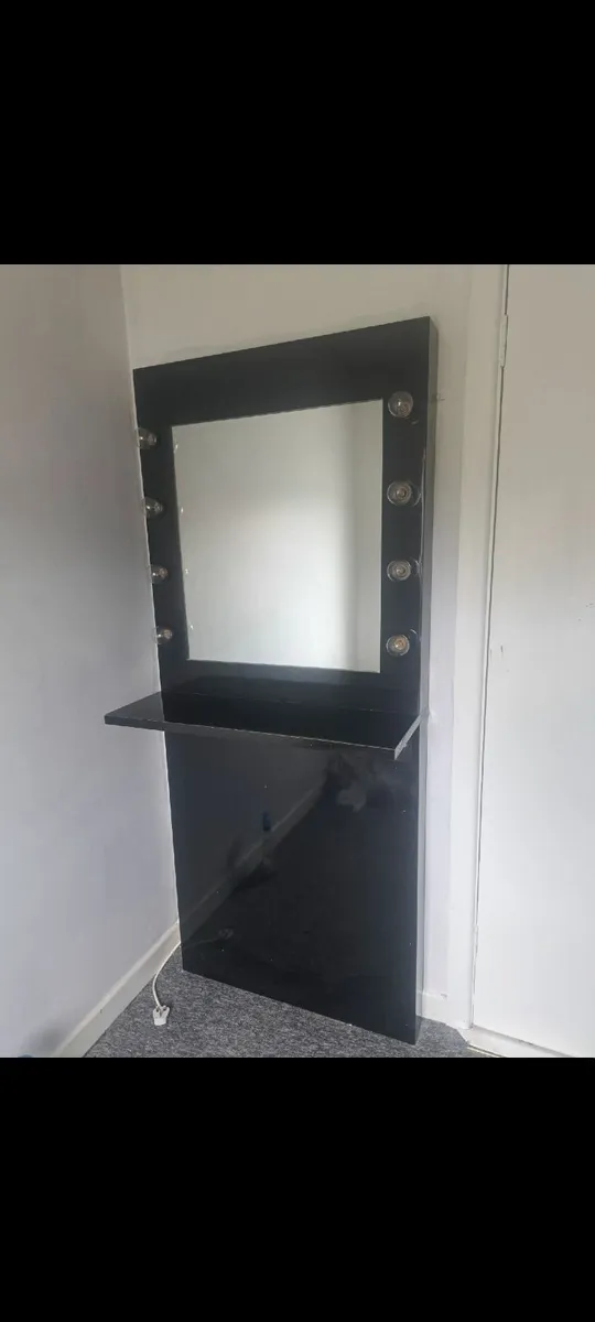 Make up station - Image 3
