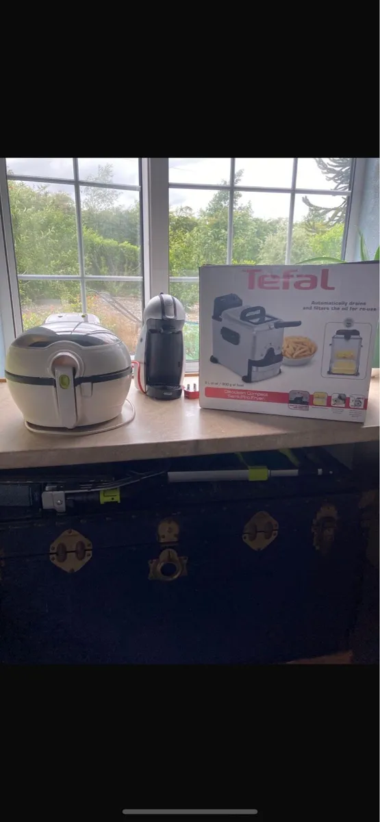 Deep fat fryer, air fryer, coffee machine