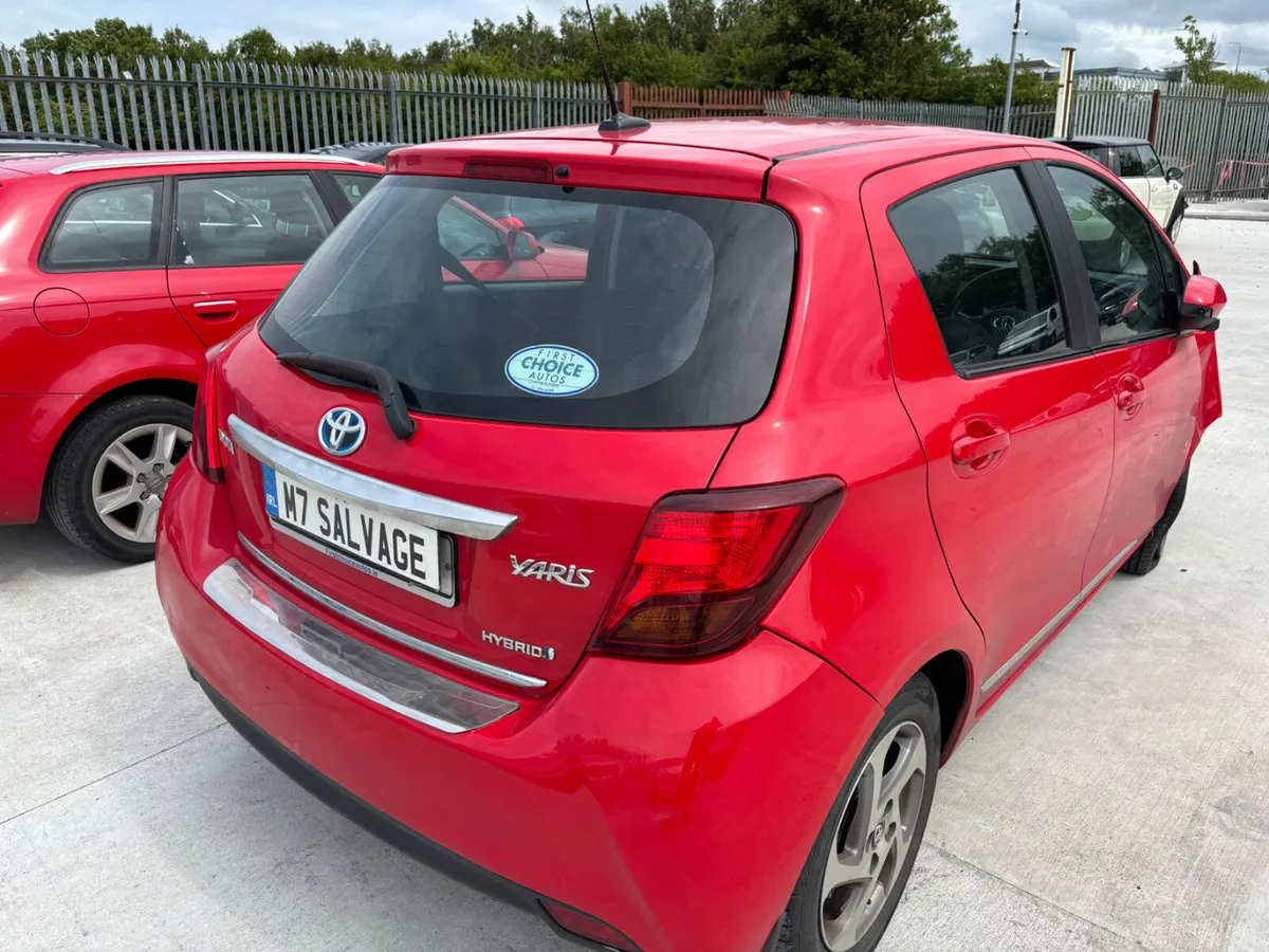 15 Yaris Hybrid 45k miles Needs engine - Image 4