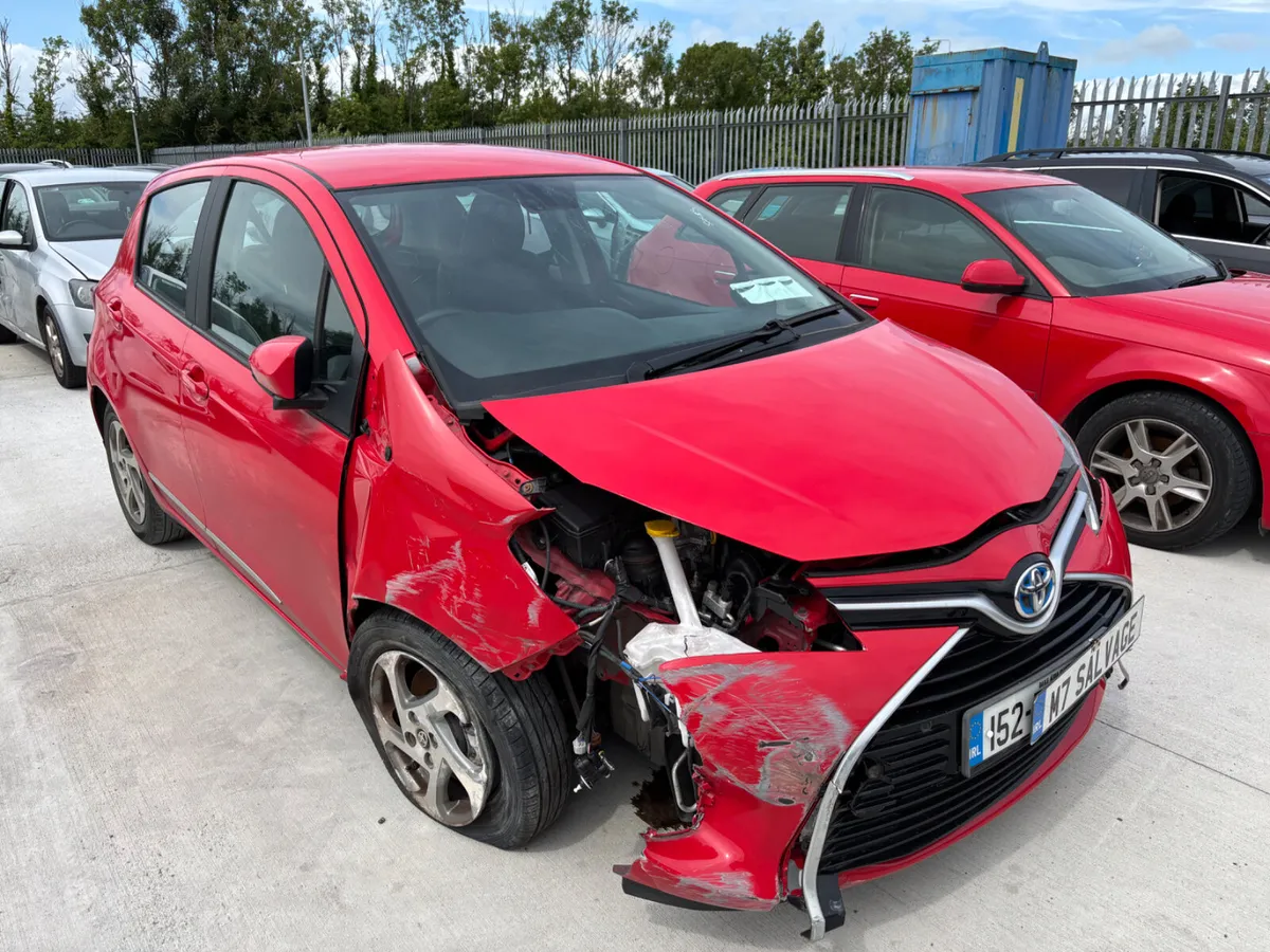 15 Yaris Hybrid 45k miles Needs engine - Image 2