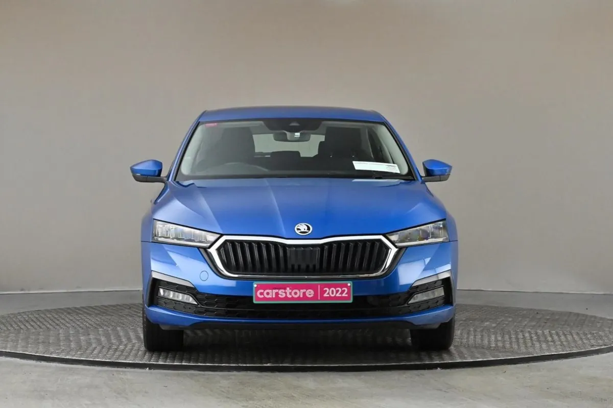 Skoda Octavia Ambition 2.0tdi 6spd 115BHP 5DR - Image 2