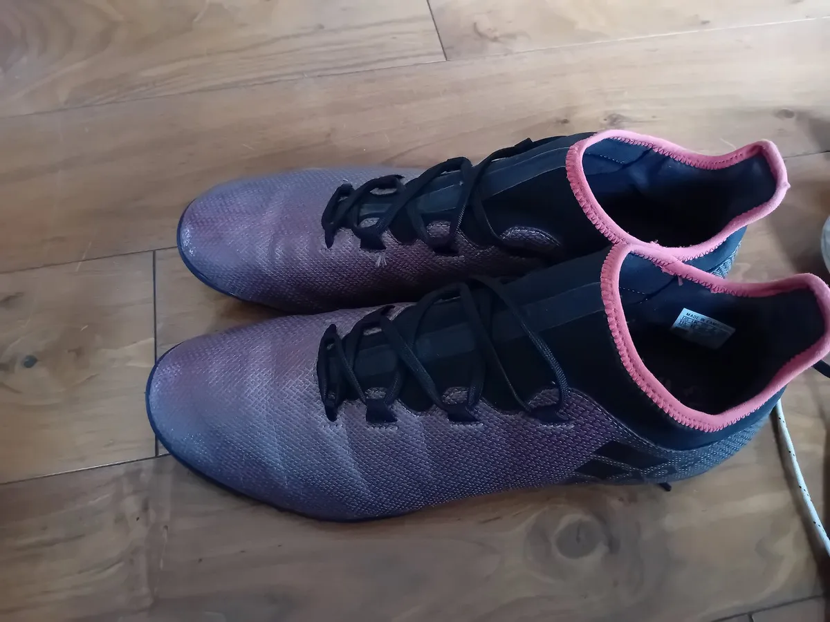 Football/soccer boots - Image 1