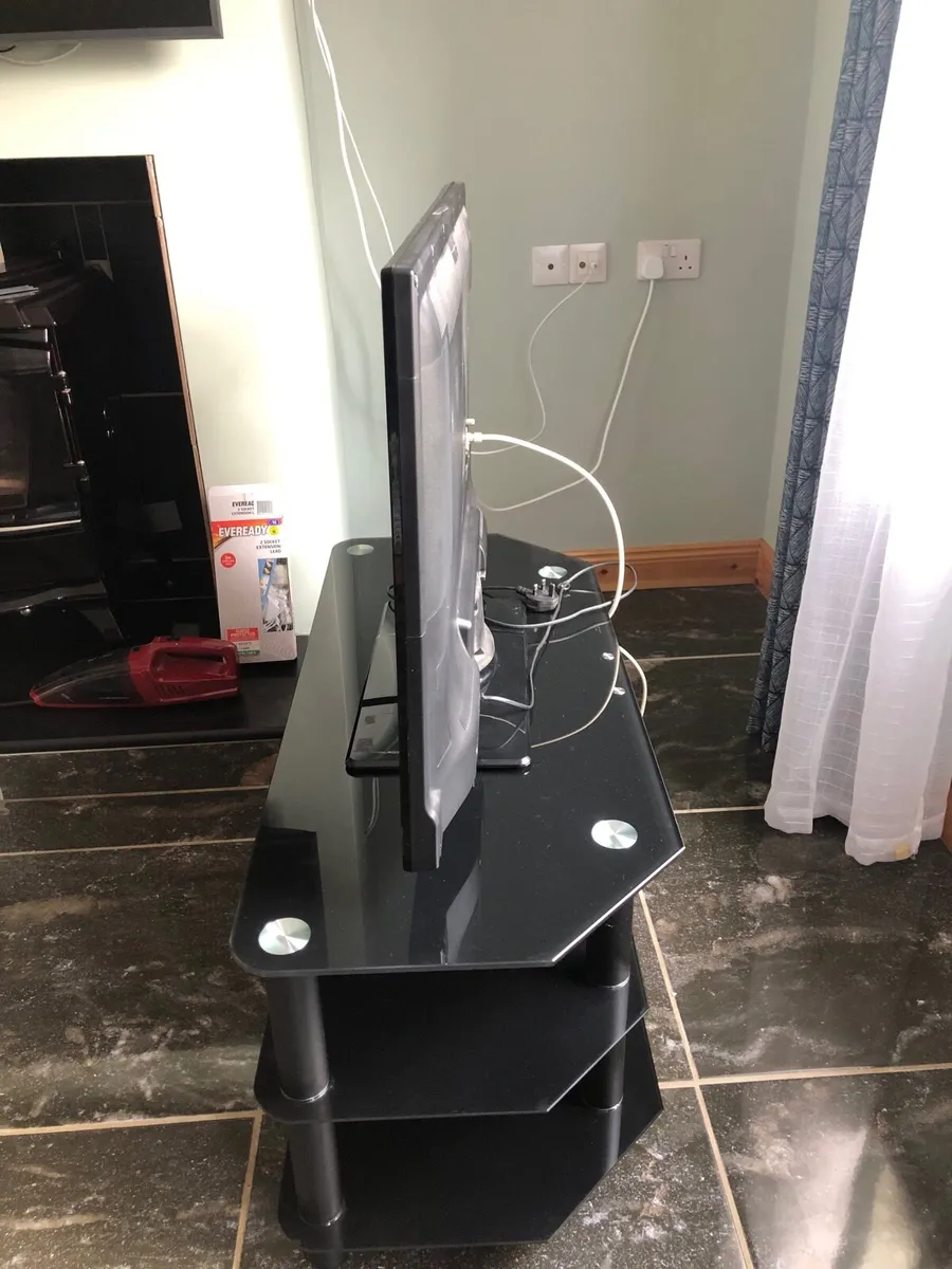 Smart Tv and glass stand - Image 2