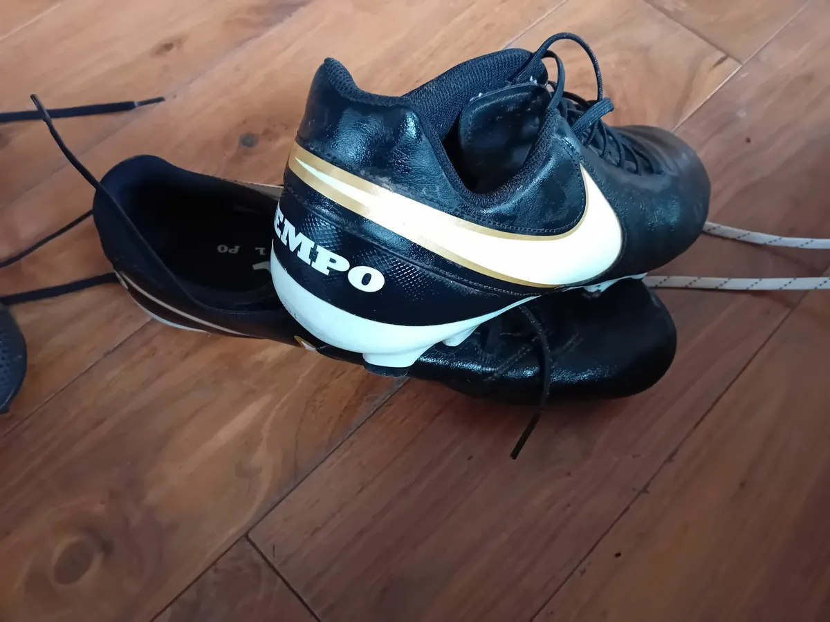 Football/soccer boots - Image 3