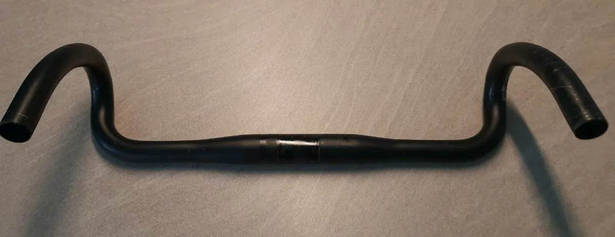 Road bike drop handlebars - Image 2