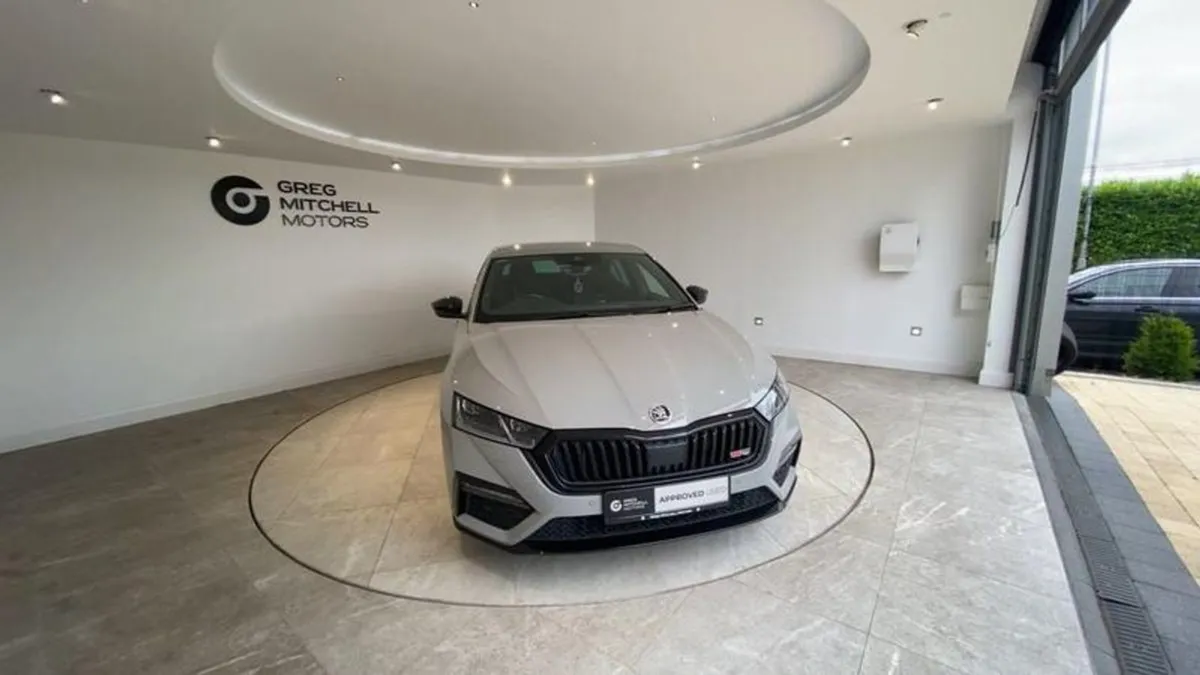 Skoda Octavia 2.0 TDI 200 vRS 5dr DSG - Image 2