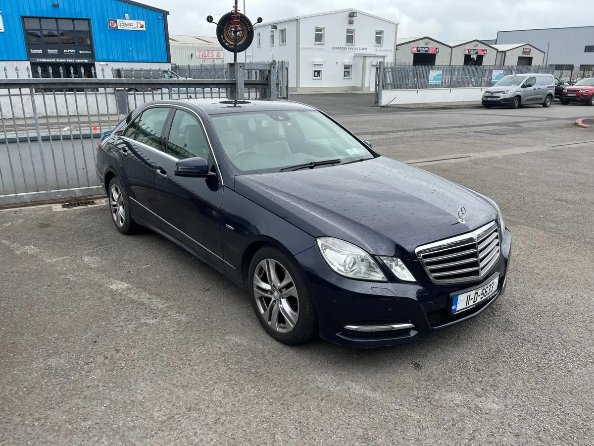 Mercedes-Benz E-Class 2011 - Image 3