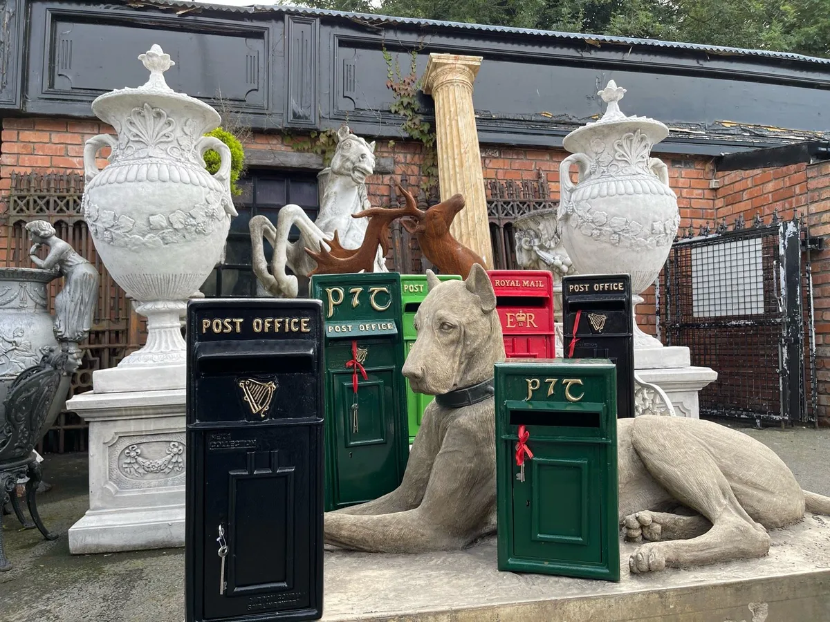 Postbox building into the wall - Image 2