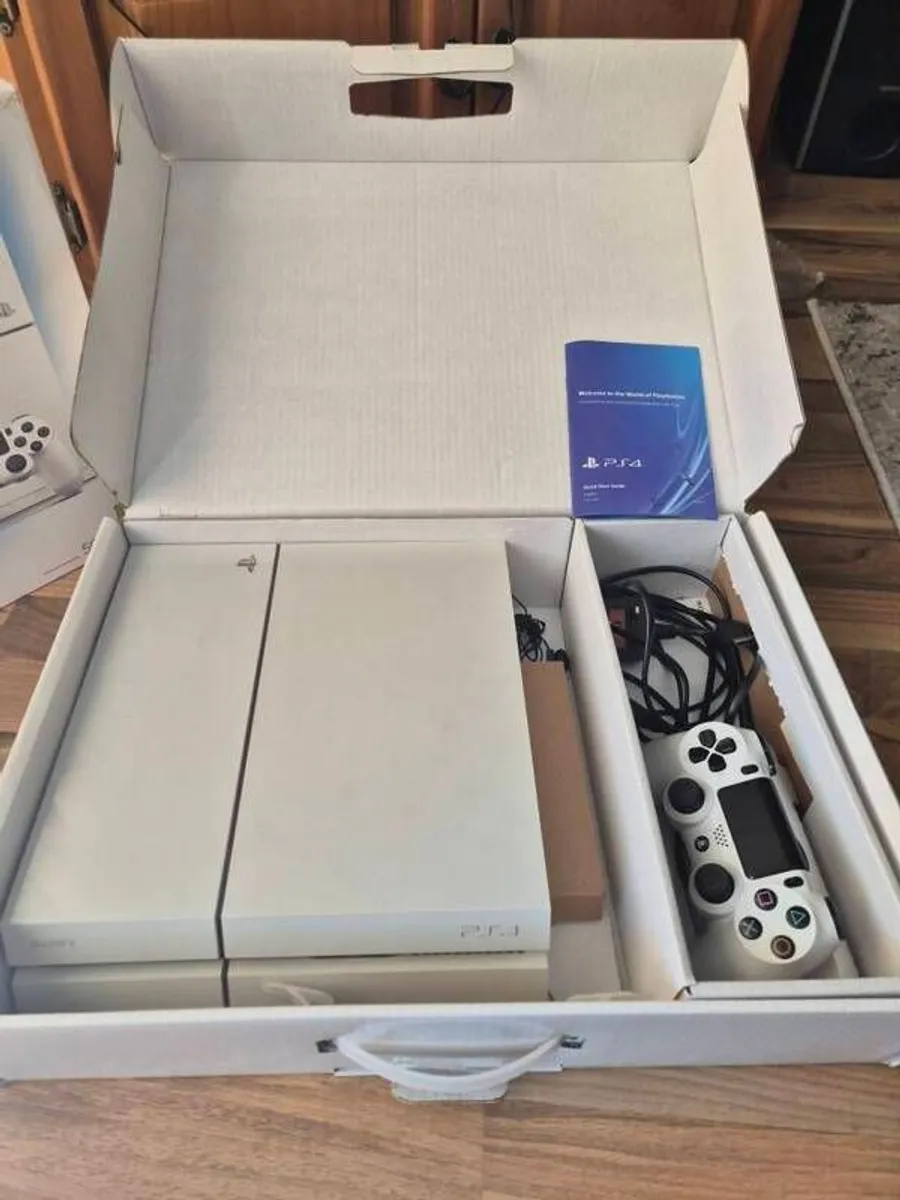 Playstation 4 Boxed with games - Image 3