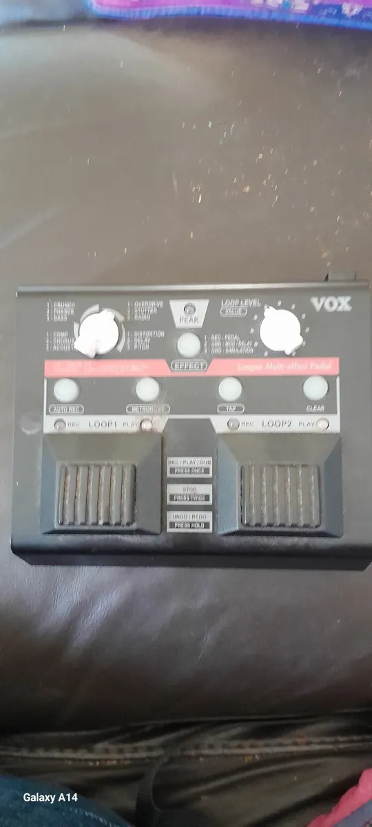 Looper guitar pedal