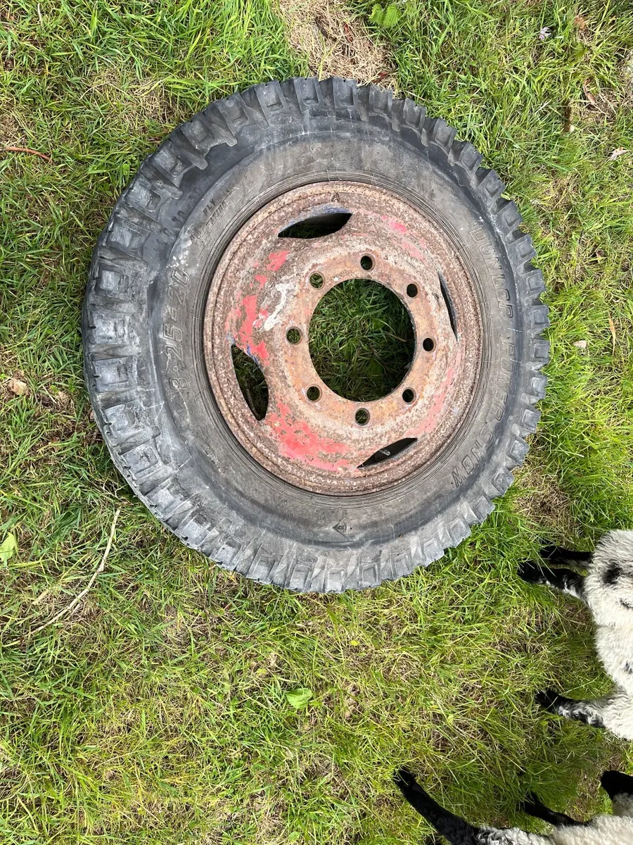 8 stud wheels - Image 2
