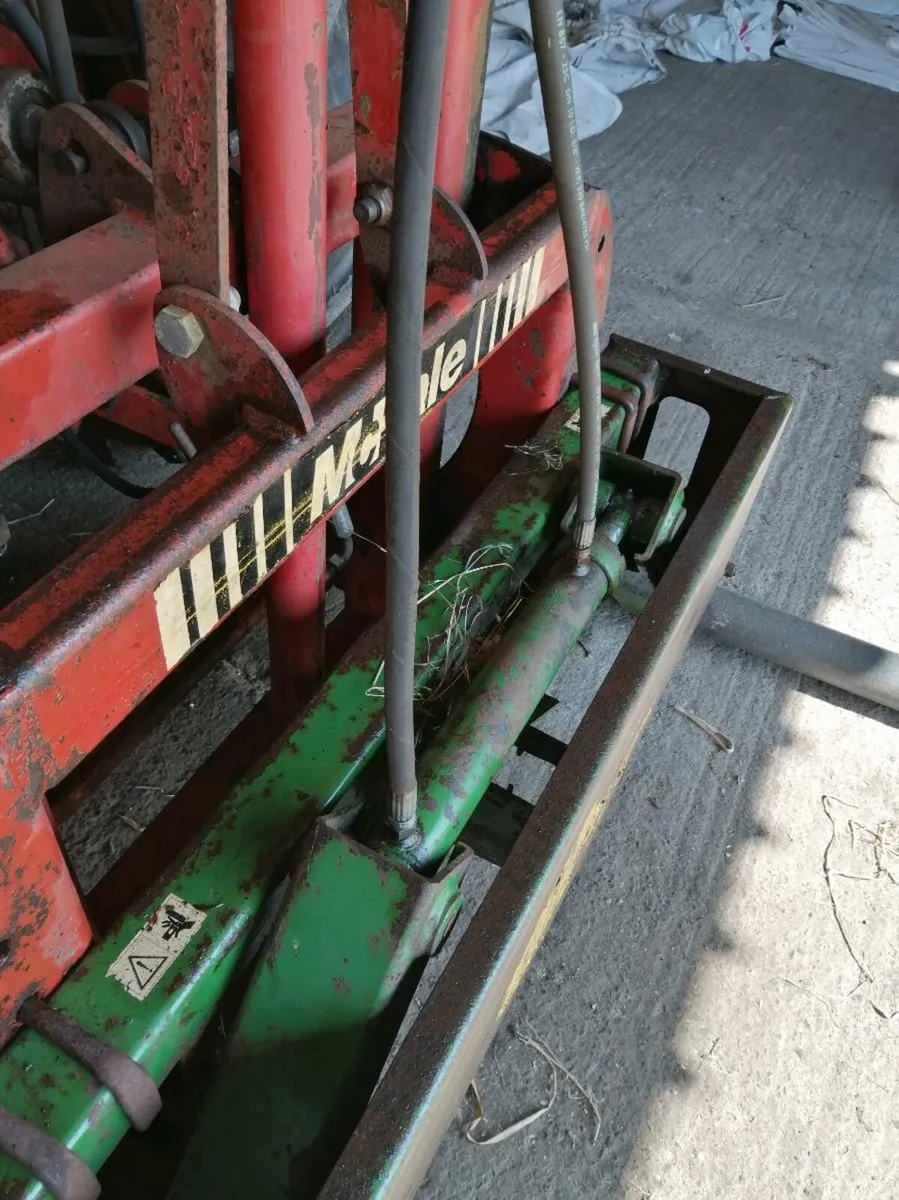 Bale stacker - Image 4
