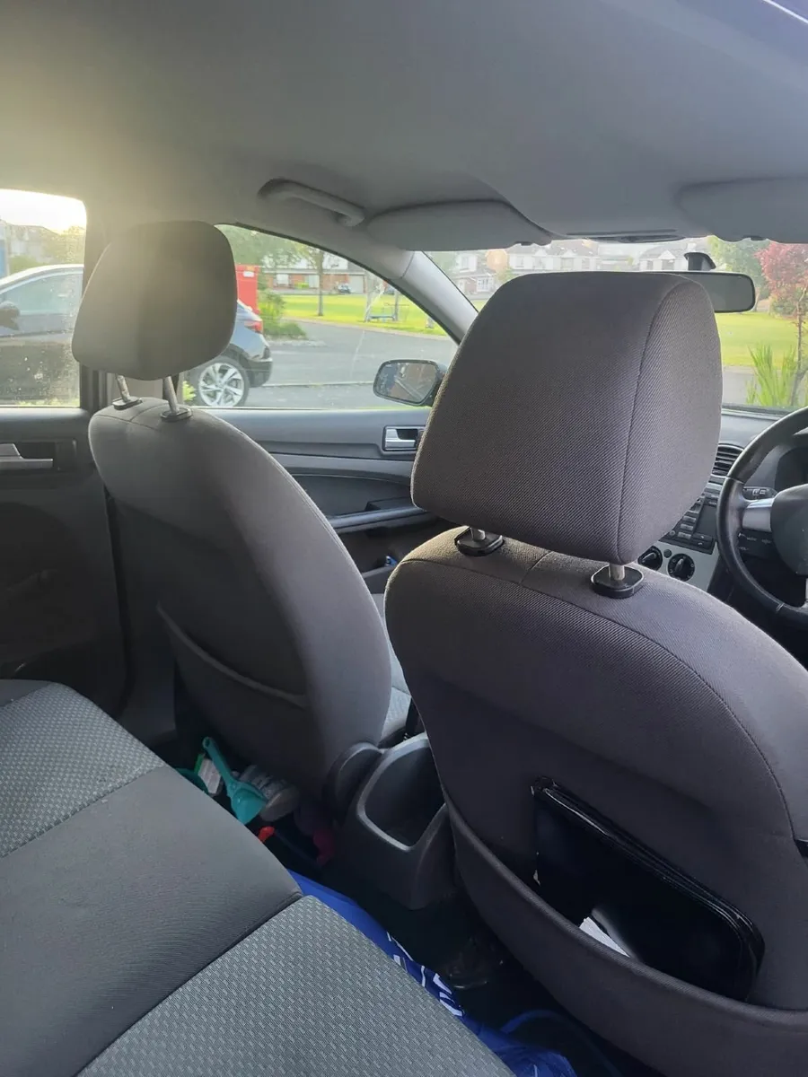 Ford Focus 2007 - Image 2