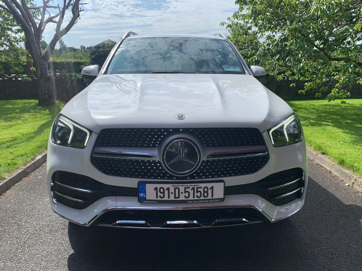 Mercedes-Benz GLE 2019 300d AMG - Image 2