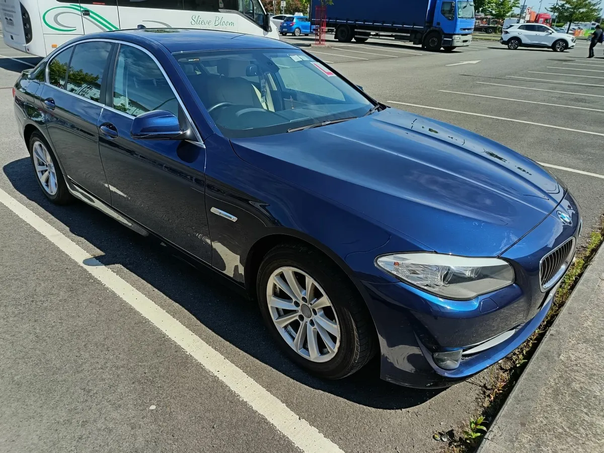 BMW 5-Series 2012 - Image 2
