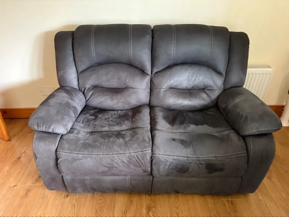 3+2 seaters settees with recliners - Image 1