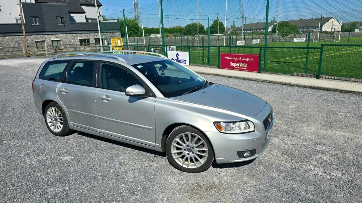 Volvo v50 - Image 1
