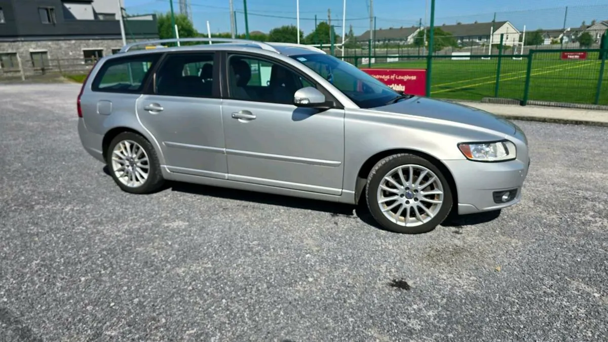 Volvo v50 - Image 2