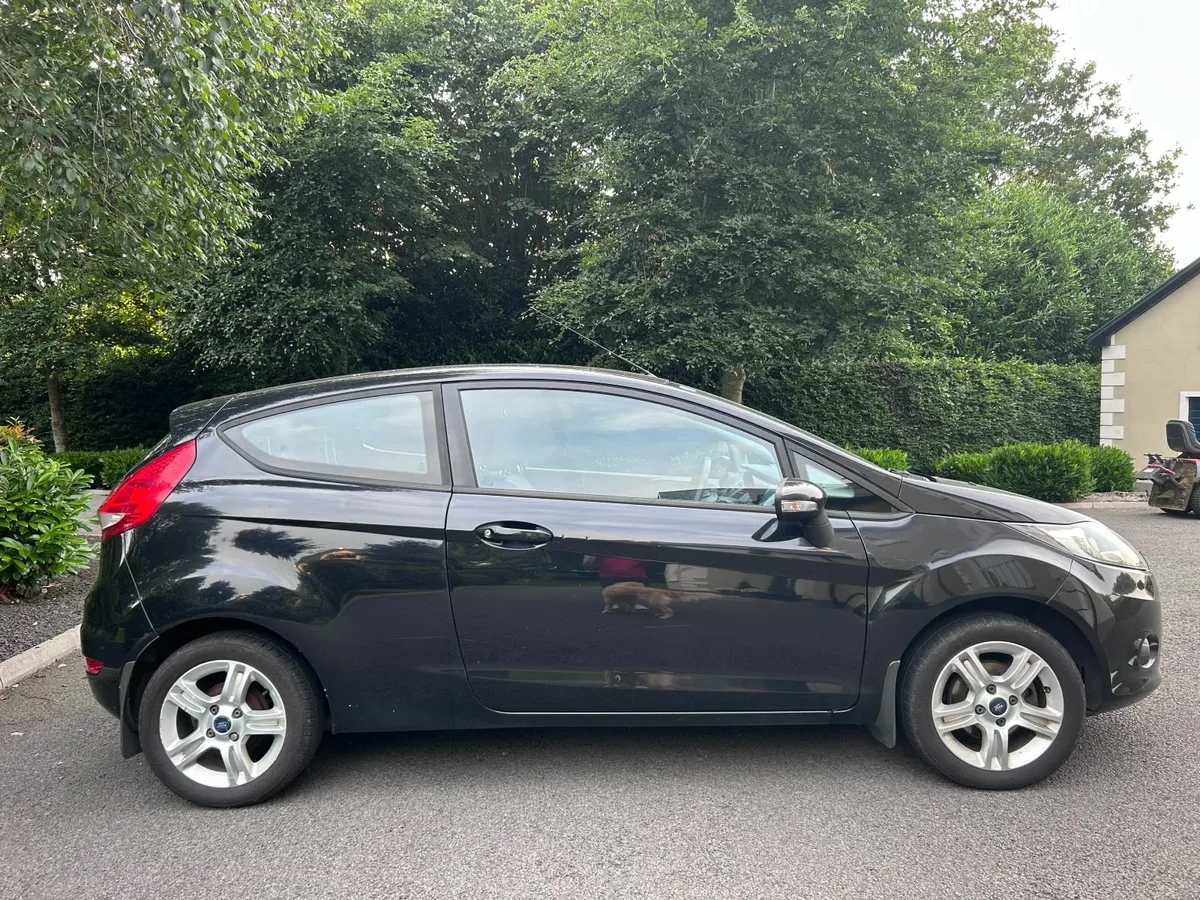 Ford Fiesta 2010 - Image 4
