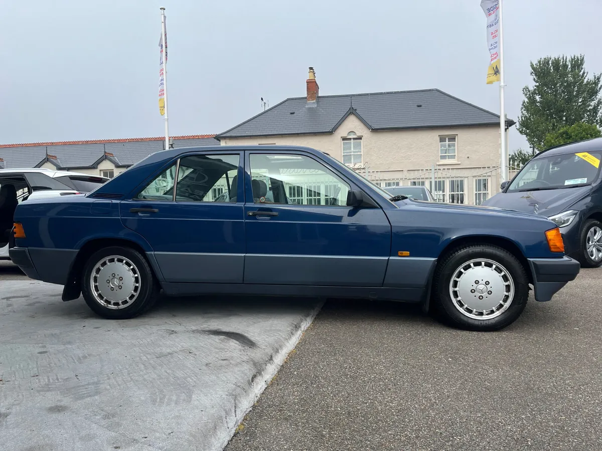 1990 Mercedes Benz 190e 2.0 - Image 4