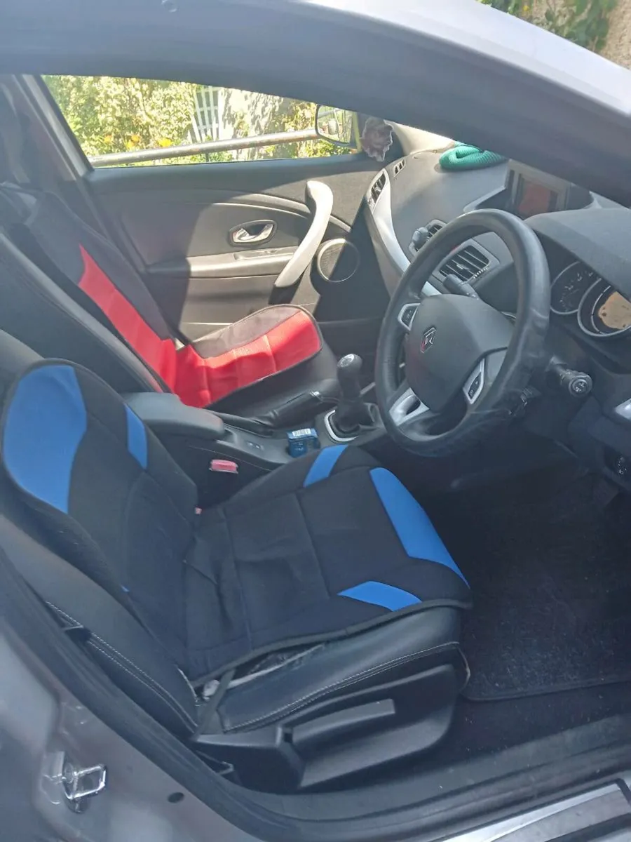 Car - Image 2